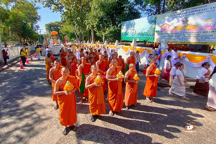 พระบรมสารีริกธาตุ-วัดวารินทราราม-06.jpg