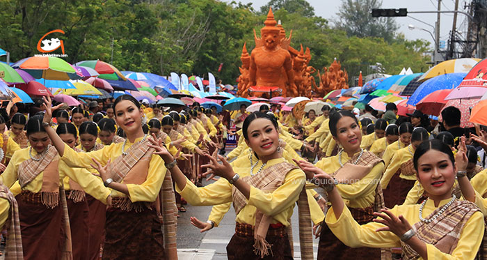 ประกวดต้นเทียนพรรษา-อุบล-05.jpg