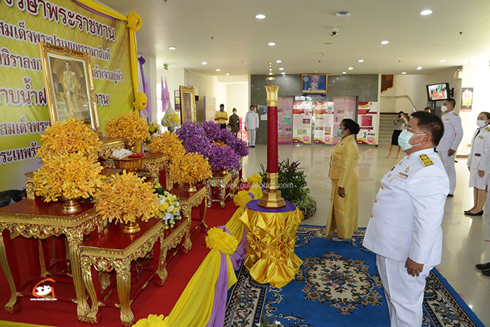 เทียนพรรษา-พระราชทาน-อุบล-06.jpg