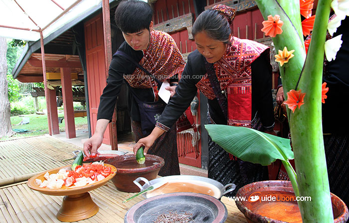 บ้านคำปุน-ผ้าไหม-อุบล-06.jpg