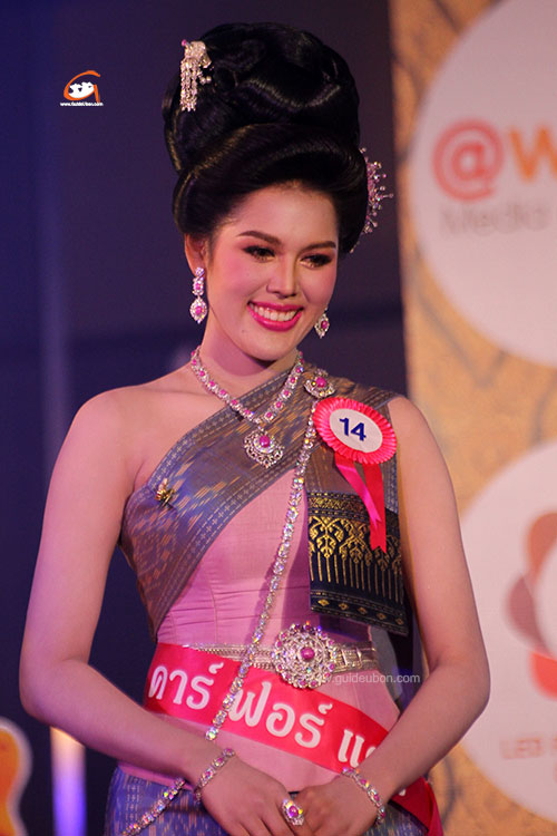 นางงามเทียนพรรษา-อุบล2565-ชมเชย2.jpg