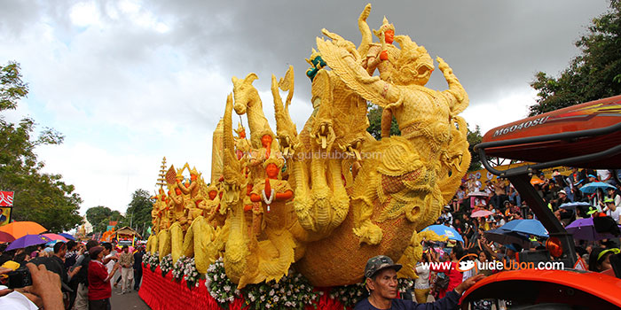 ขบวนแห่เทียนพรรษา-อุบล-09.jpg