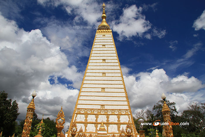 ทัวร์ไหว้พระ-เยือนชุมชน-คนทำเทียน-วัดพระธาตุหนองบัว.jpg