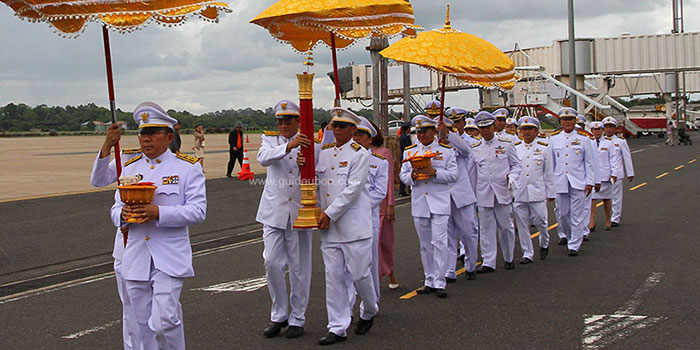 เทียนพรรษา-พระราชทาน-อุบล-03.jpg