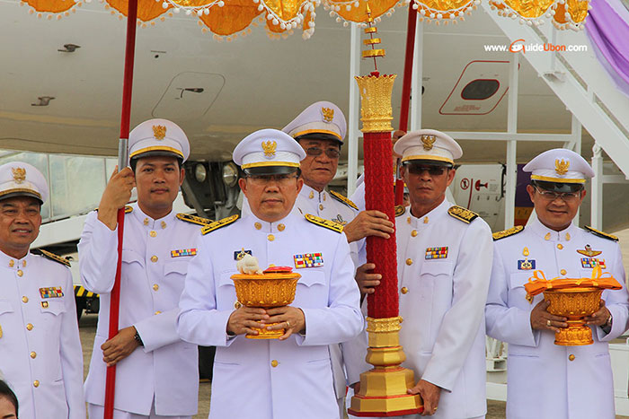 เทียนพรรษา-พระราชทาน-อุบล-02.jpg