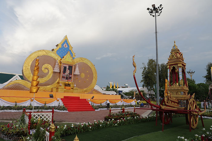 งดงานเทียน-ทุ่งศรีเมือง-05.jpg