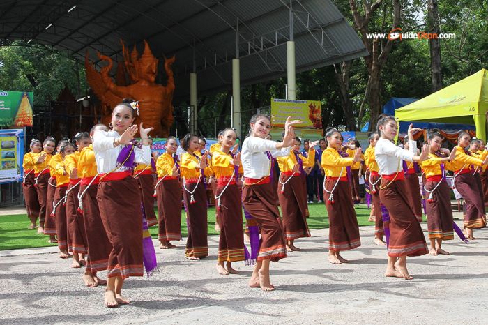 เพลินหัตถศิลป์-ถิ่นคนทำเทียน-อุบล-05.jpg